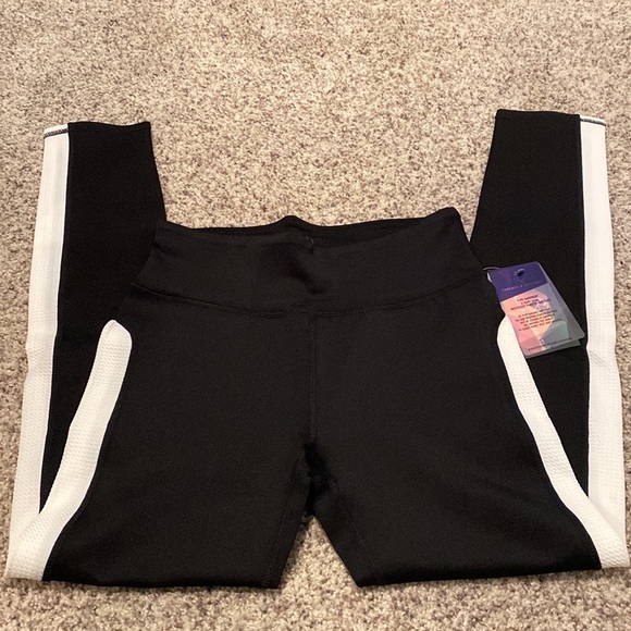 NWT activewear lot - Picture 4 of 10